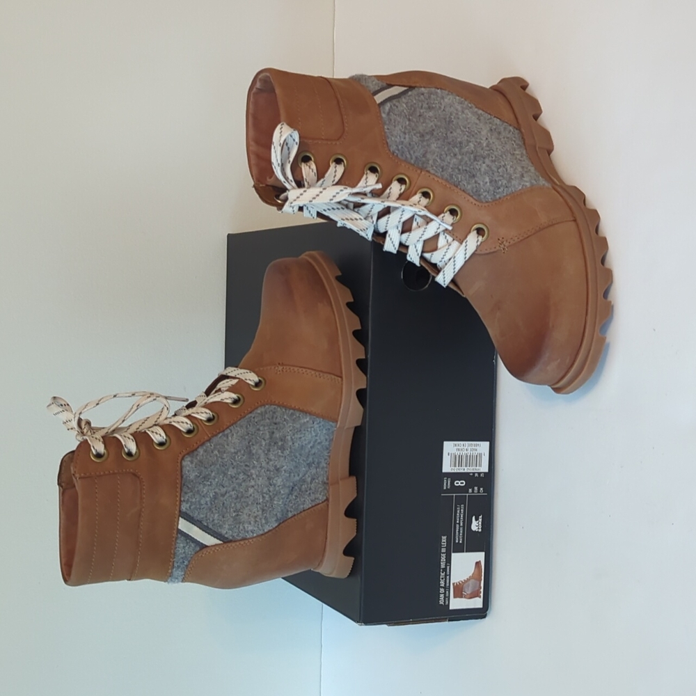 Sorel Joan Of Arctic III Lexie Wedge Snow Boot size 8